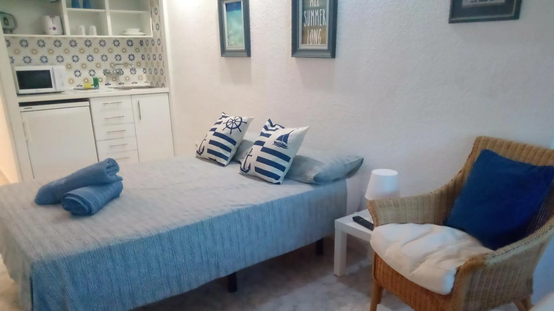 Los Cisnes Beach Studio 100M Playa Apartment Benalmadena
