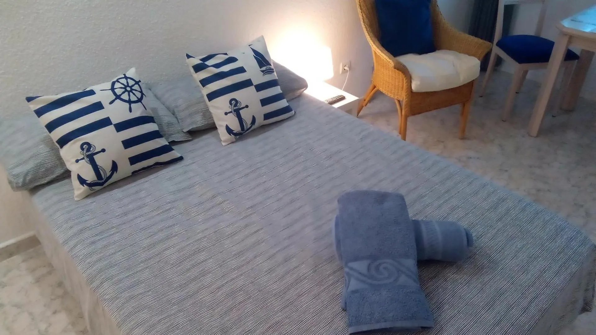 Los Cisnes Beach Studio 100M Playa Apartment Benalmadena